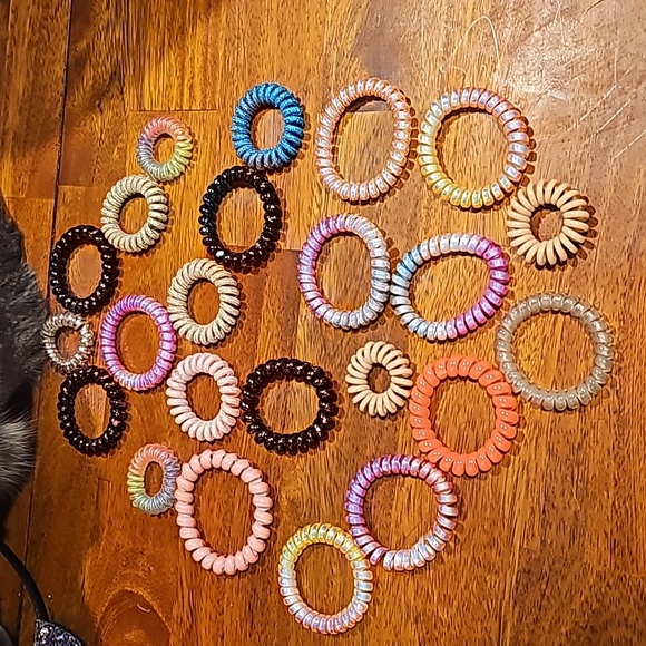 Set of 3 sizes NWOTS hair ties. Kids or adults. Dont Miss Out - Picture 3 of 4